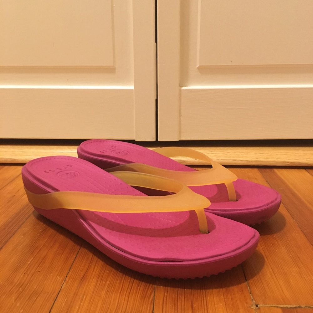 CROCS Flip Flops// Size: 5W